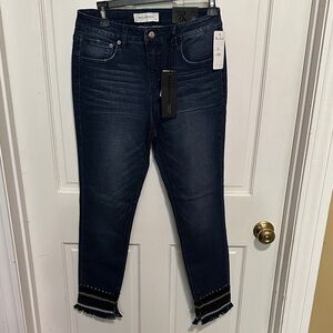 BLue Revival skinny Ankle Crop Jeans in Dark Blue with Frayed Hem